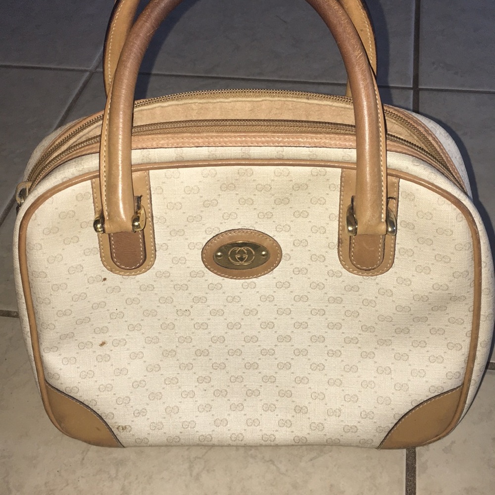 Used Gucci beige leather handbag purse!